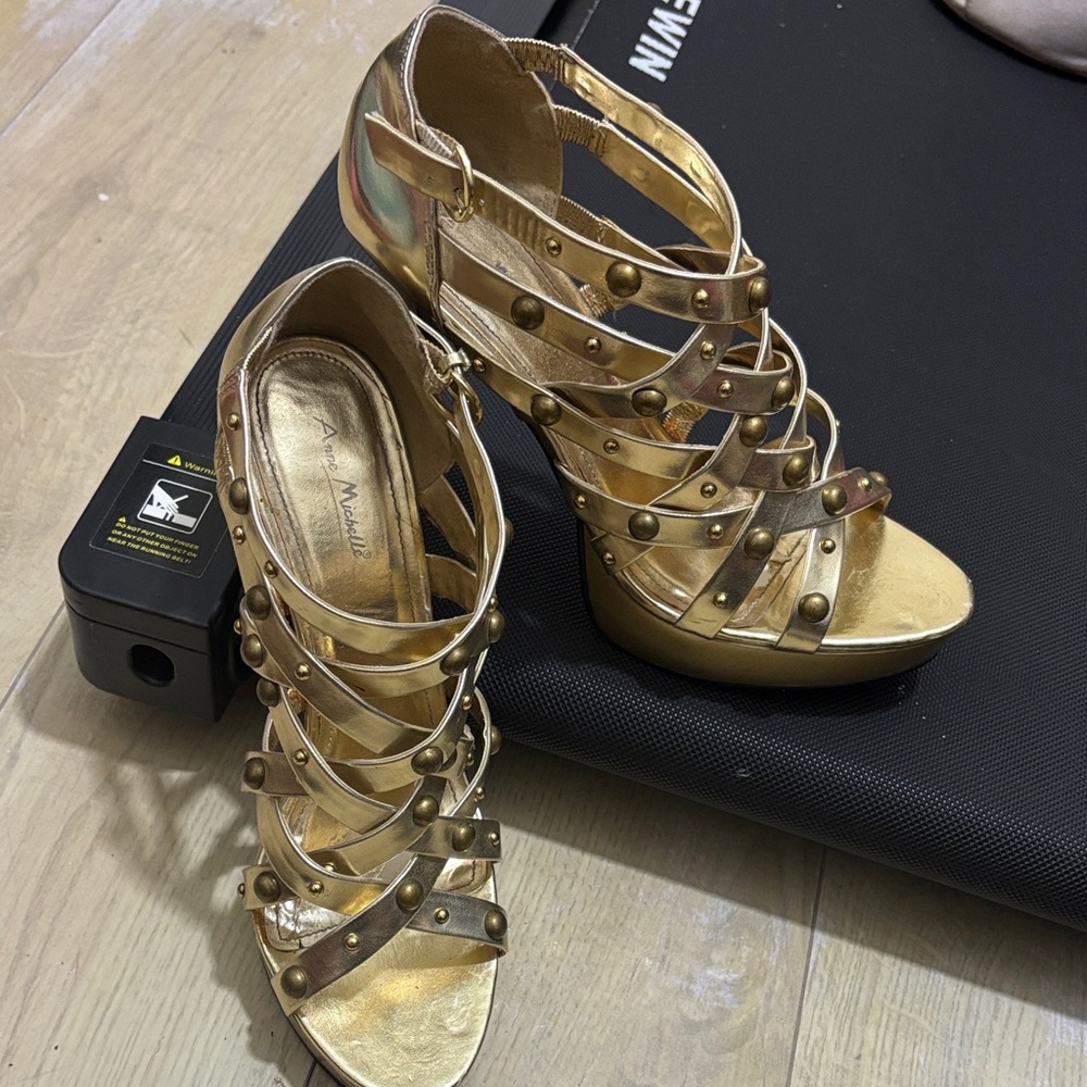 Nina Women's Gold Studded Wedges